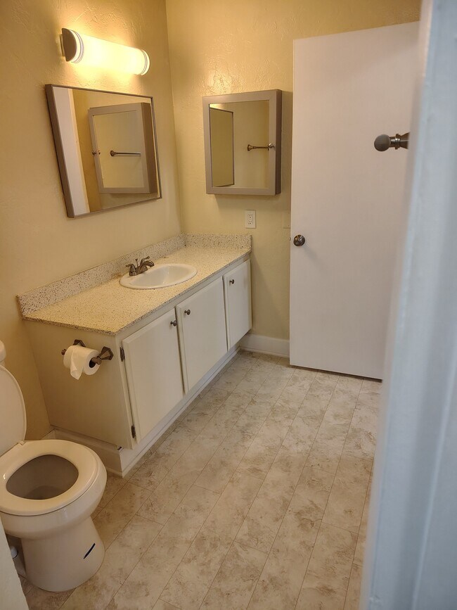 Foto del edificio - 6742 Western Ave