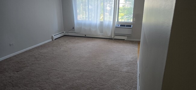 Foto del edificio - 910 E Old Willow Rd