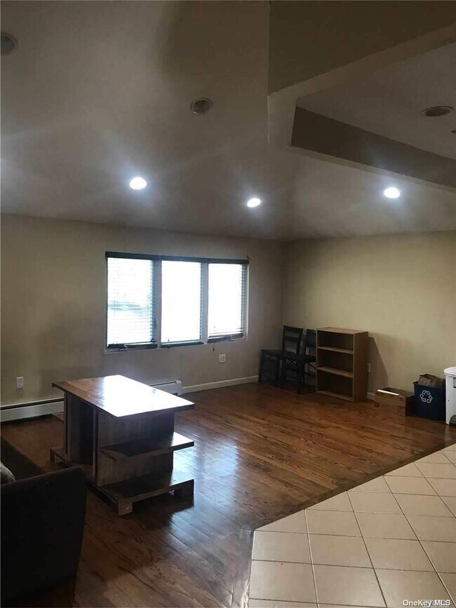 Foto del edificio - 77-36 168th St