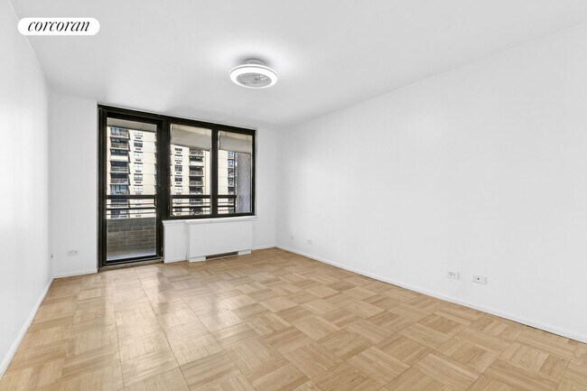 Foto del edificio - 330 E 38th St