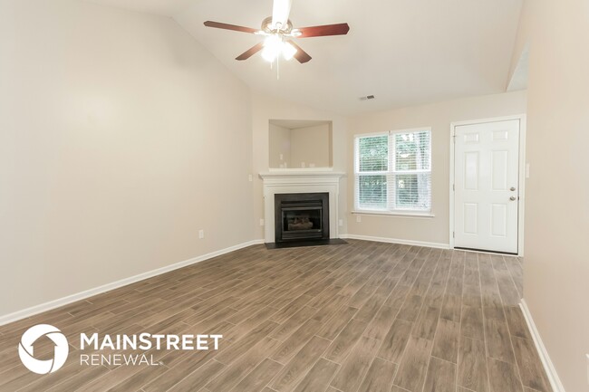 Building Photo - 2217 Genesis Dr