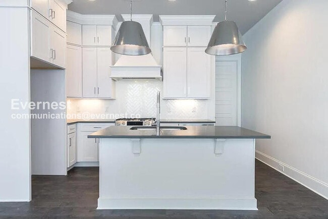 Building Photo - 6525 Mercomatic Ct