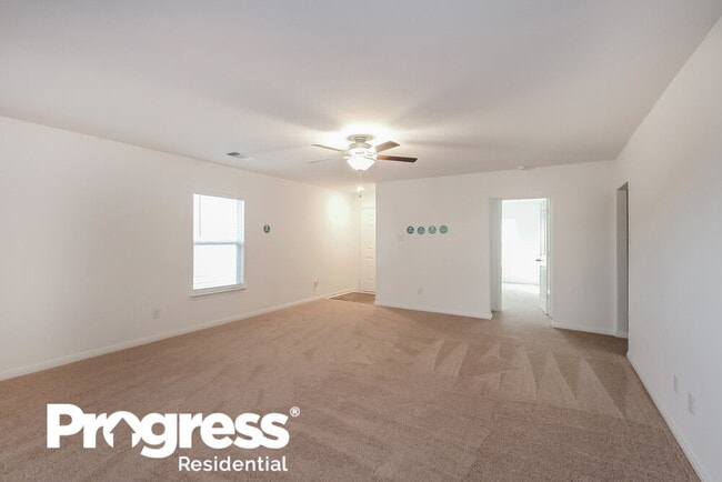 Building Photo - 133 Fox Glen Cove