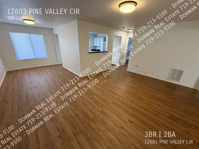Foto del edificio - 12603 Pine Valley Cir