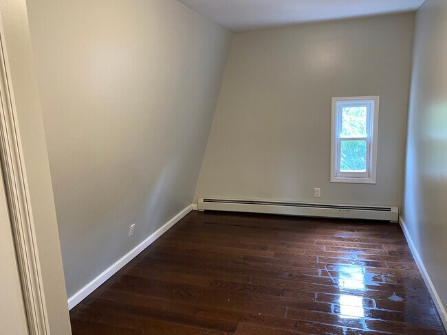 Foto del edificio - 423 Hudson Ave