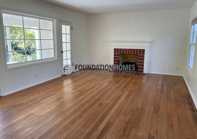 Building Photo - Charming, Light-Filled Home in Coveted Forbes/Sun Valley Neighborhood!  FOUNDATION