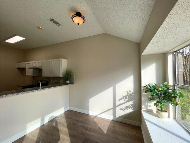 Building Photo - 15815 Locust Grove Dr