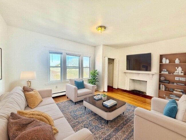 Building Photo - 62 Algonquin Rd