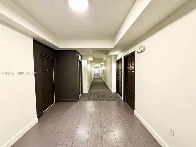 Foto del edificio - 6001 SW 70th St