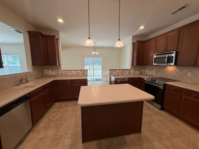 Foto del edificio - 1642 Ashmead Ln