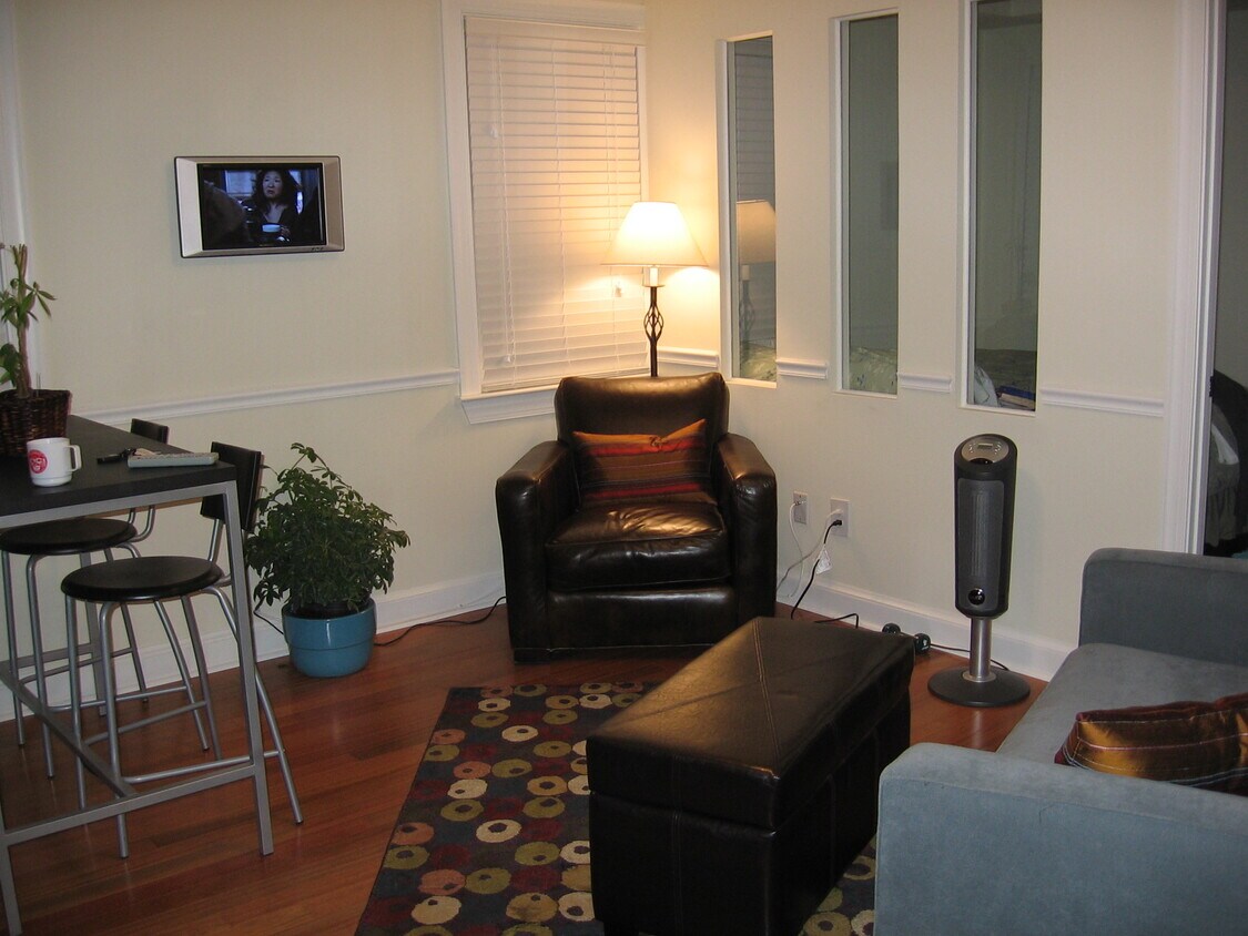 Foto principal - 722 S Washington St