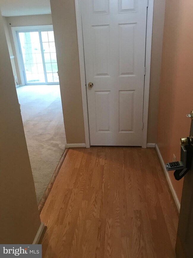 Foto del edificio - 12114 Greenway Ct