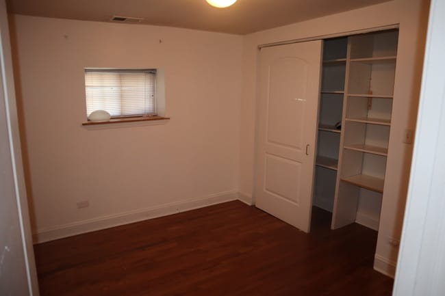 Building Photo - 2821 W Rosemont Ave