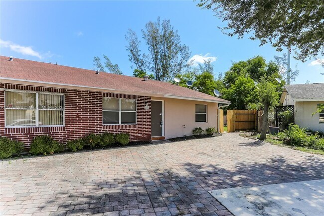 Foto del edificio - 4824 Saratoga Rd