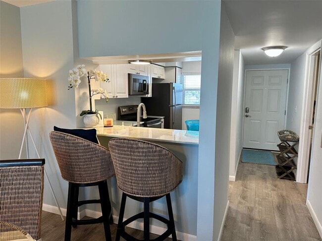 Building Photo - 950 Tarpon Center Dr