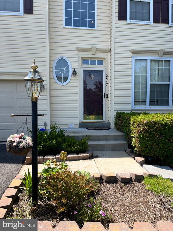 Primary Photo - 2847 Linden Knoll Ct