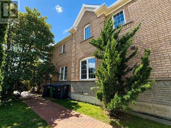 Building Photo - 3168 Cabano Crescent