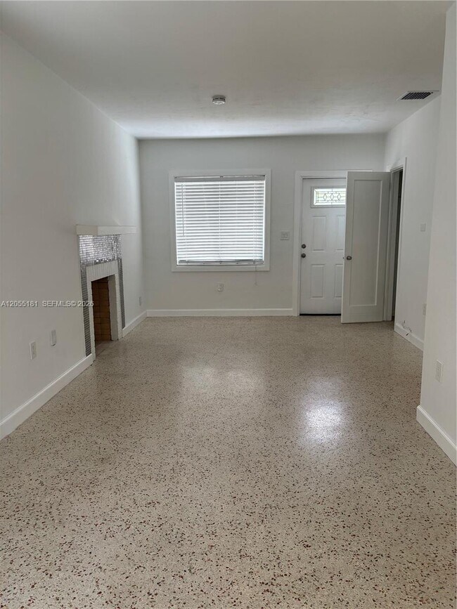 Foto del edificio - 6410 SW 63rd Ct