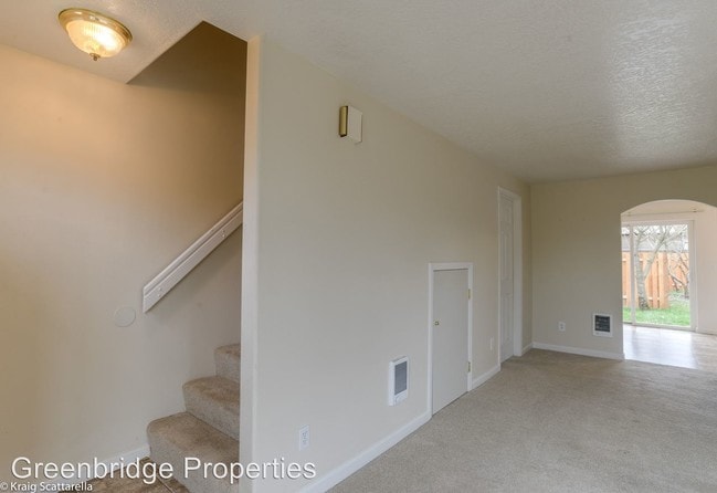 Building Photo - 6431-6433 SE 83rd Ave