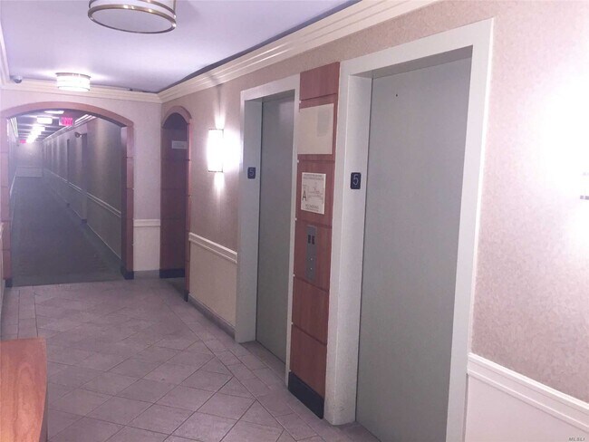 Foto del edificio - 59-30 108th St