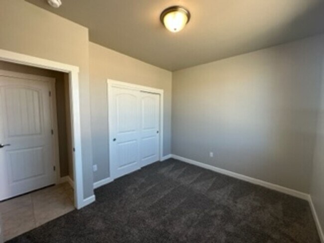 Foto del edificio - 7382 Bedford - 4 BR - 2BA - Brand New - Pe...