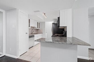 Building Photo - 14777 Wunderlich Dr