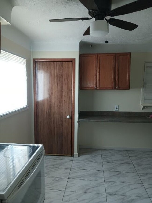 Building Photo - Section 8 Approved: 3 Bedroom, 1.5 Bathroom