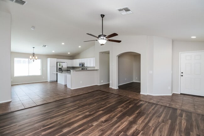 Foto del edificio - 484 W Gascon Rd