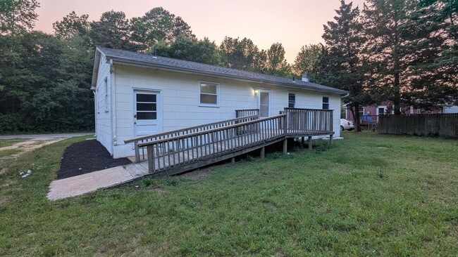 Foto del edificio - 3 bedroom, 1 bathroom home ready for move in!