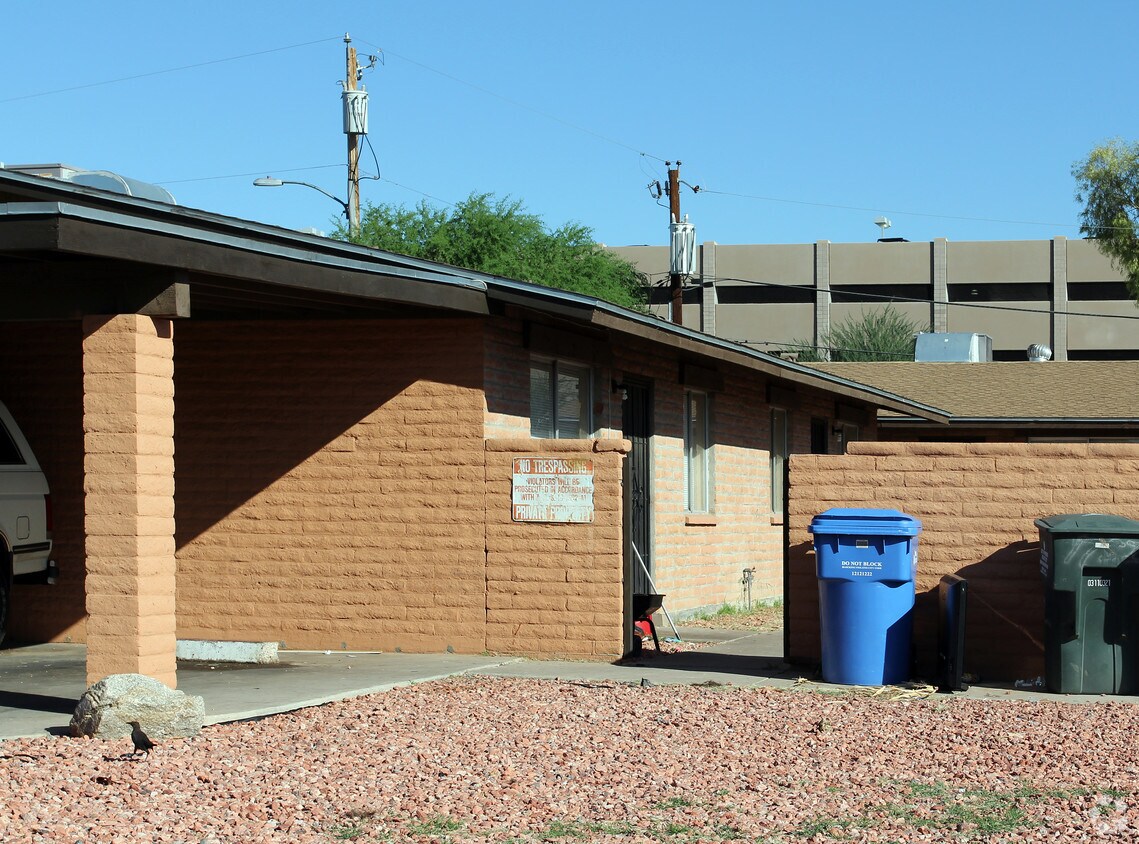Building Photo - 1746 E Virginia Ave