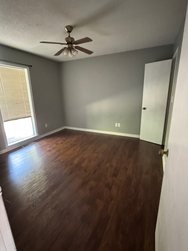Foto del edificio - Woodland Properties