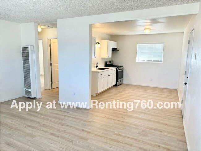 Building Photo - Newly Remodeled 2 Bedroom 1 bathroom Home!