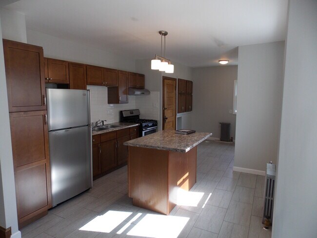 kitchen - 128 Hubbard St