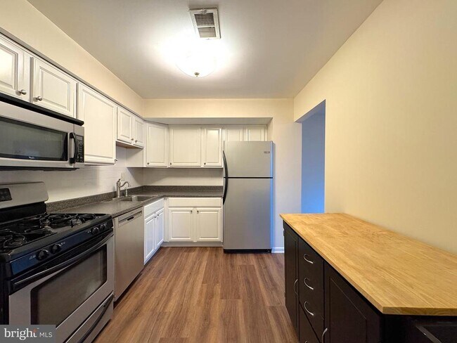 Foto del edificio - 2404 Albot Rd