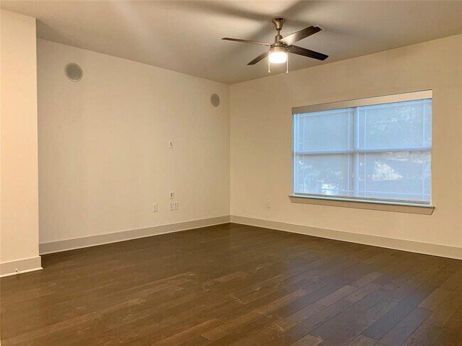 Foto del edificio - 5625 Belmont Ave