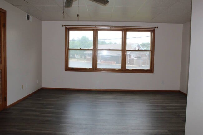 Foto del edificio - 1314 Maple Dr