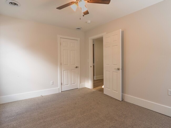 Foto del edificio - 821 Jefferson Ave