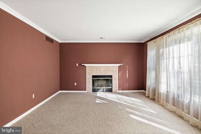 Building Photo - 219 Briarwood Trail