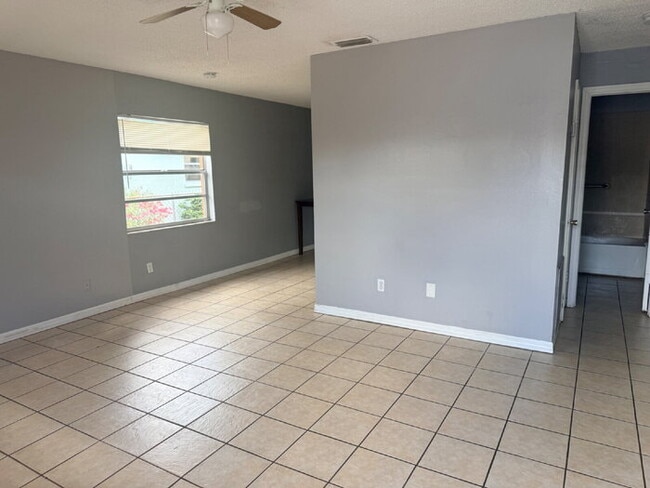 Building Photo - 3BR/2BA Bradenton rental · Available now