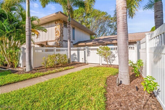 Foto del edificio - 4293 Island Cir