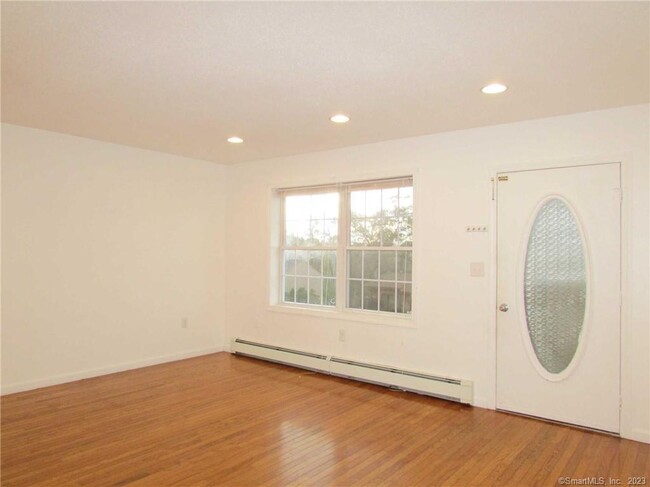 Building Photo - 134 SantaMaria Dr