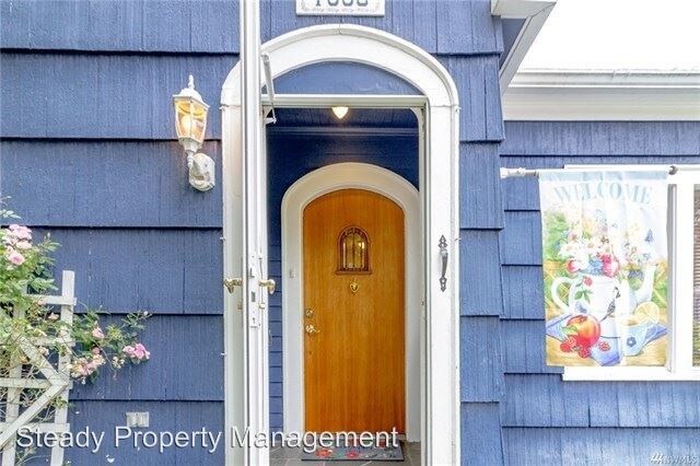 Building Photo - 3 br, 1.5 bath House - 1008 Maine St