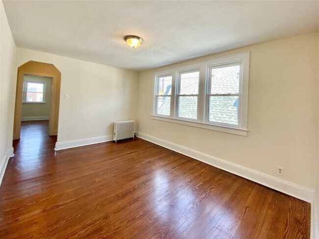 Building Photo - 726 Avenue A