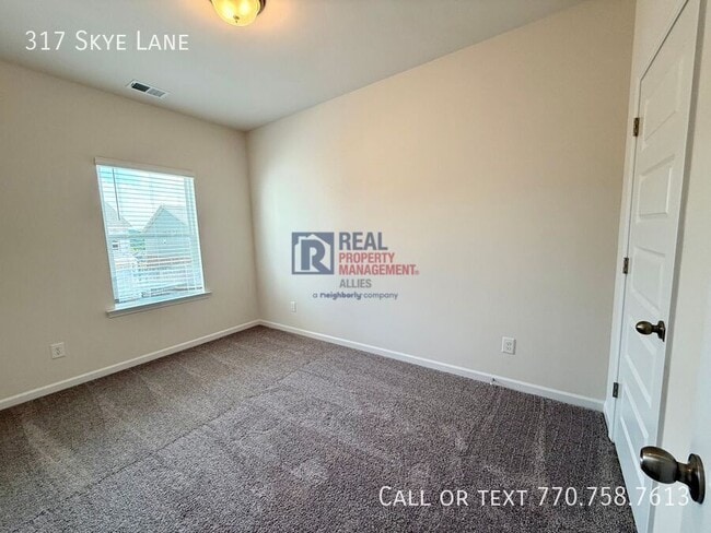 Building Photo - 317 Skye Ln