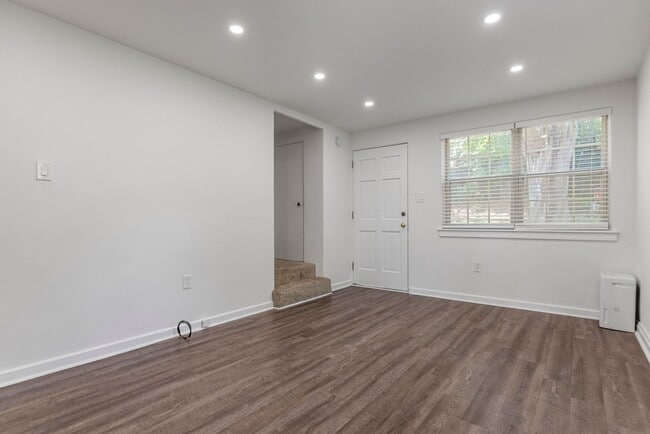 Building Photo - 53 Faris Cir