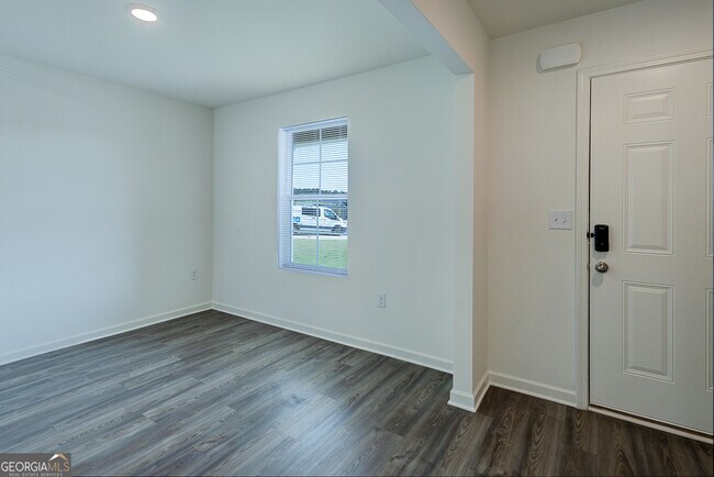 Building Photo - 322 Foxtrot Trl