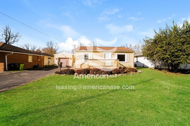 Building Photo - 2227 N Northcrest Dr