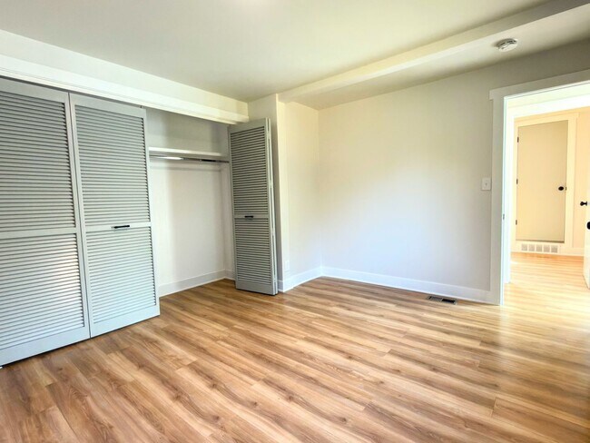 Foto del edificio - 1021 E Millbert Ave
