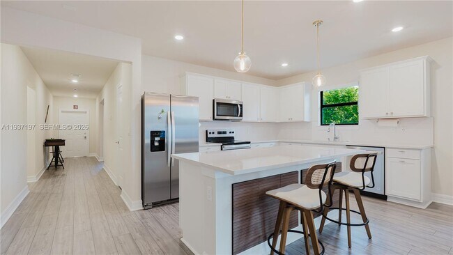 Foto del edificio - 3001 Hibiscus Ave