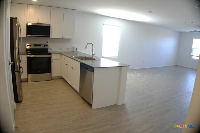 Building Photo - 809 Riviera Ct